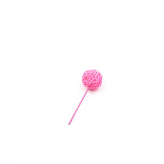 Rattan bal roze op steker 10cm