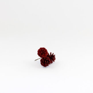 Dennenappel 3/4cm x3 naturel met rode glitters op steker 8cm