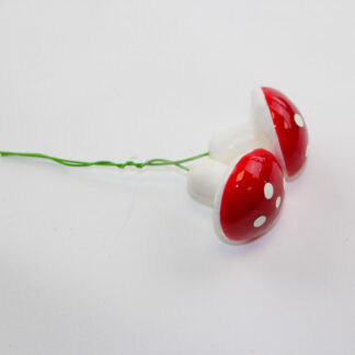 Paddenstoelen 4cm x2 rood met witte stippen op steker 8cm